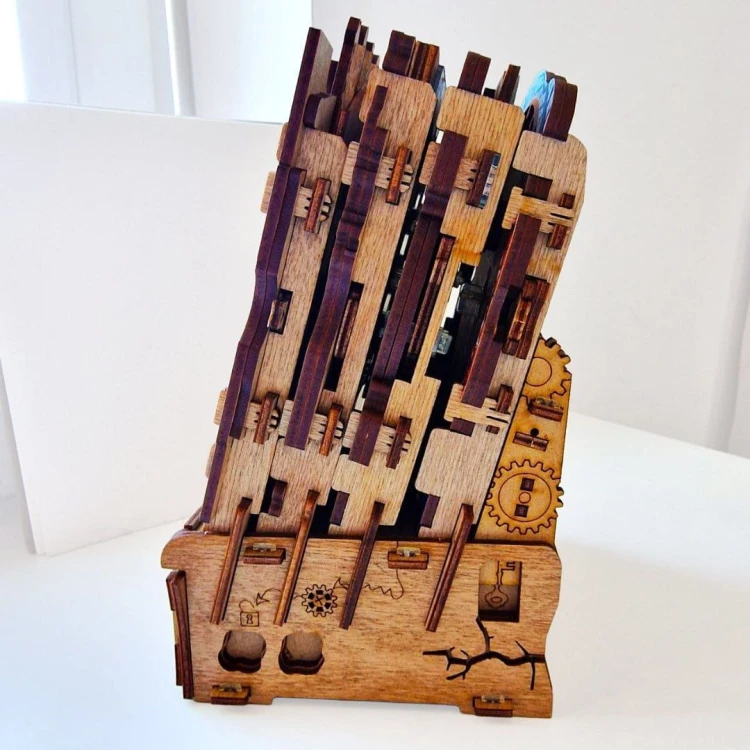 CluePuzzle Wonderbox of Alice iDventure – drewniana szkatułka zagadek