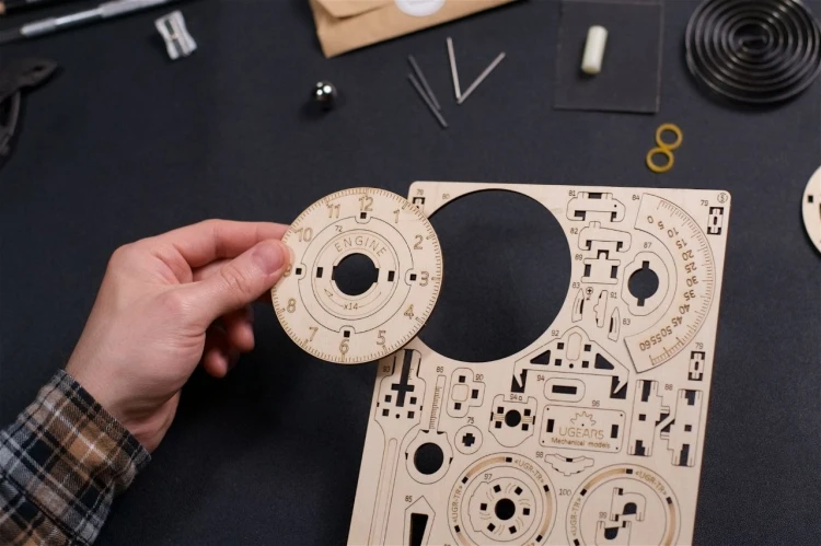 Elementy drewniane puzzle 3D zegar mechaniczny do składania bez kleju