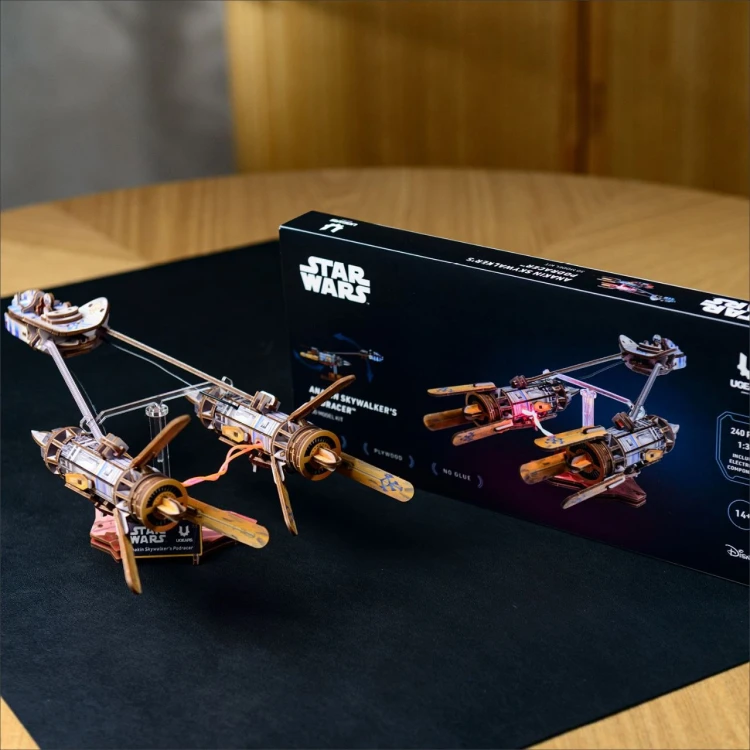 Ścigacz Anakina Podracer Star Wars na podstawce balansującej - drewniane puzzle 3D